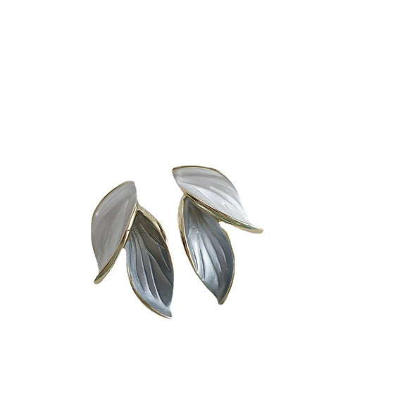 Wholesale Women's S925 Silver Needle Leaf Earrings With Simple Design And Electroplating Made Of Alloy