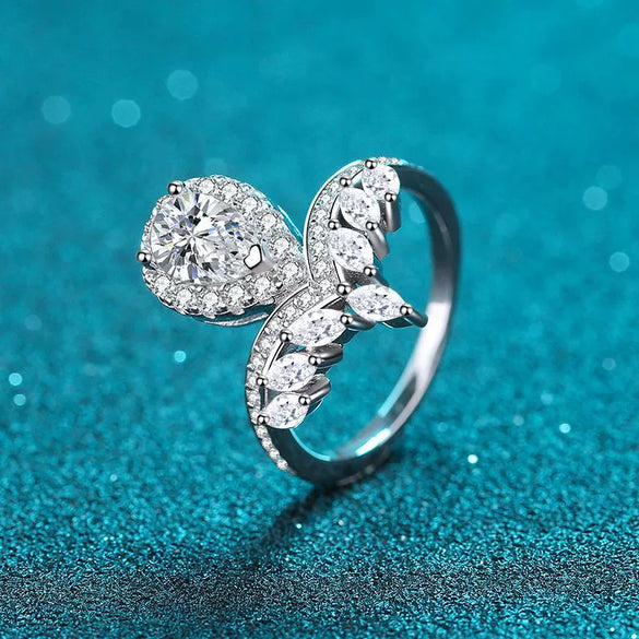 Wholesale Women's S925 Silver Ring With Drop Shaped Simulation Mosant Diamond Electroplated