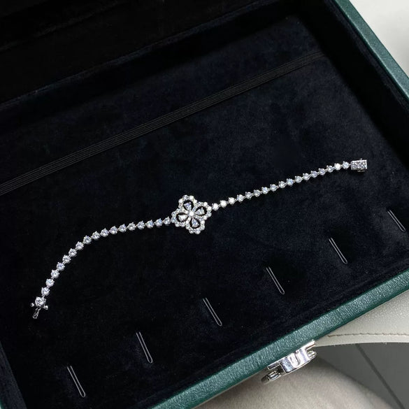 Wholesale Women's S925 Sterling Silver Fourleaf Clover Fashion Geometric Diamonddesigned Bracelet