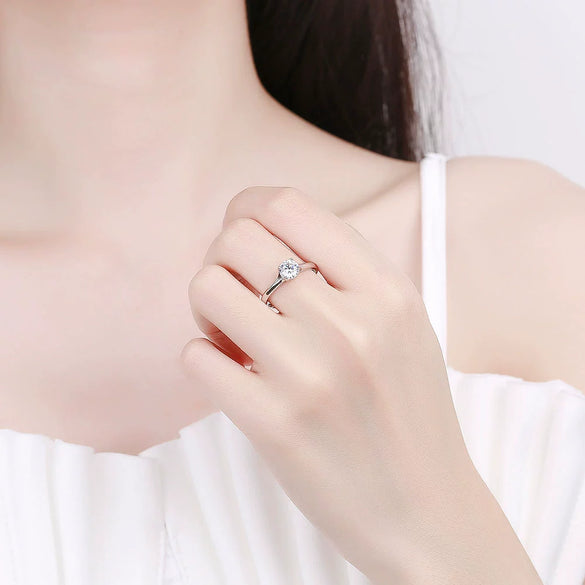Wholesale Women's S925 Sterling Silver Geometric Four Claw Fashion Wedding Ring With Electroplating