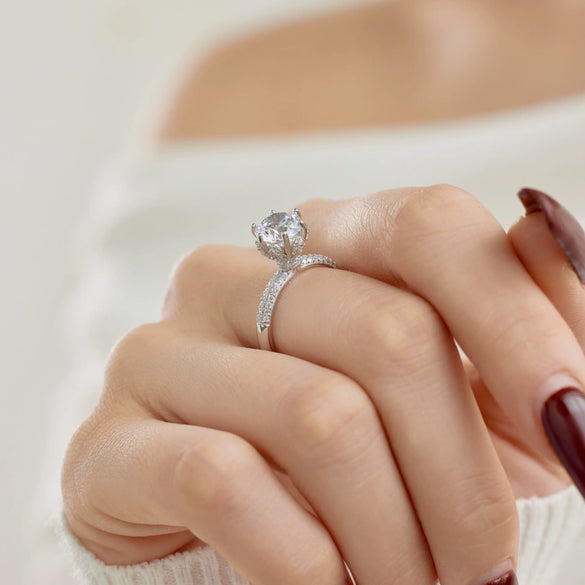 Wholesale Women's S925 Sterling Silver Geometric Ring With Electroplating And Inlaid Main Stone