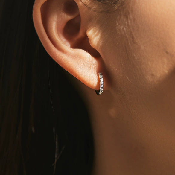 Wholesale Women's S925 Sterling Silver Geometric Shining Rowing Diamond Ear Ring With High End Sense For Autumn And Winter