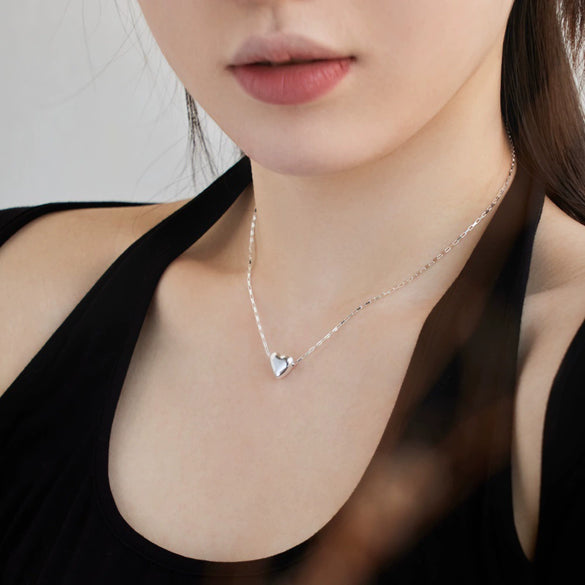 Wholesale Women's S925 Sterling Silver Heart Shape Clavicle Chain Necklace With Electroplating Design