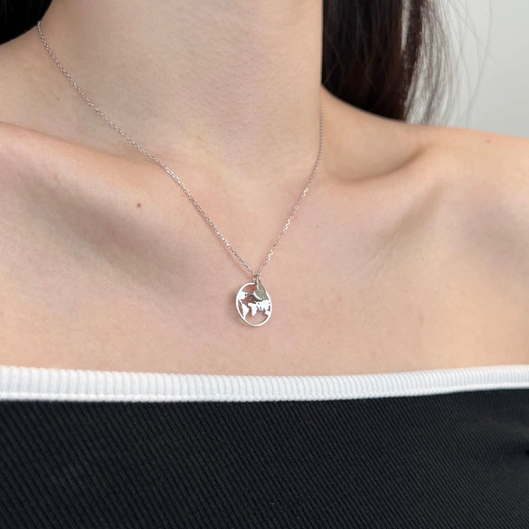 Wholesale Women's S925 Sterling Silver Heart Shape Pendant Clavicle Chain Necklace With Electroplating Design