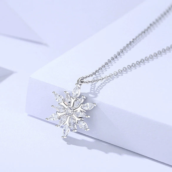Wholesale Women's S925 Sterling Silver Inlaid Zircon Snowflake Pendant Cross Chain Necklace With Advanced Sense
