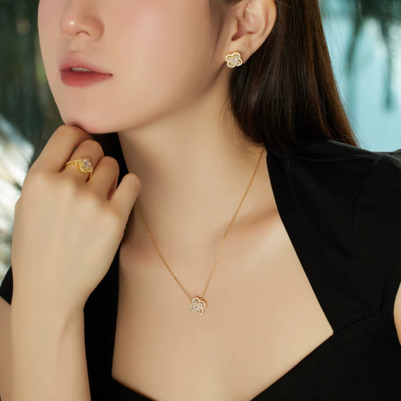Wholesale Women's S925 Sterling Silver Jewelry Set With Clover Shape And Color Zirconium Inlaid Light Luxury Style Electroplated