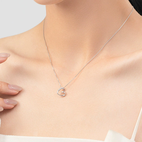 Wholesale Women's S925 Sterling Silver Microinlaid Hollow Heartshaped Love Clavicle Necklace
