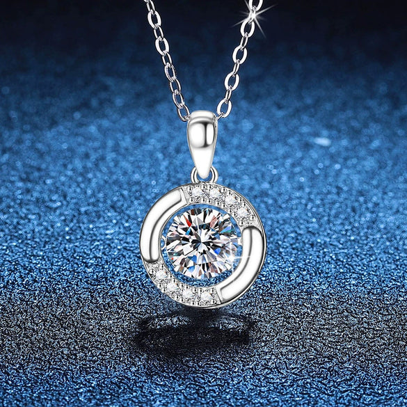 Wholesale Women's S925 Sterling Silver Moissanite Heart Pendant Necklace With Geometric Design And Diamond Treatment