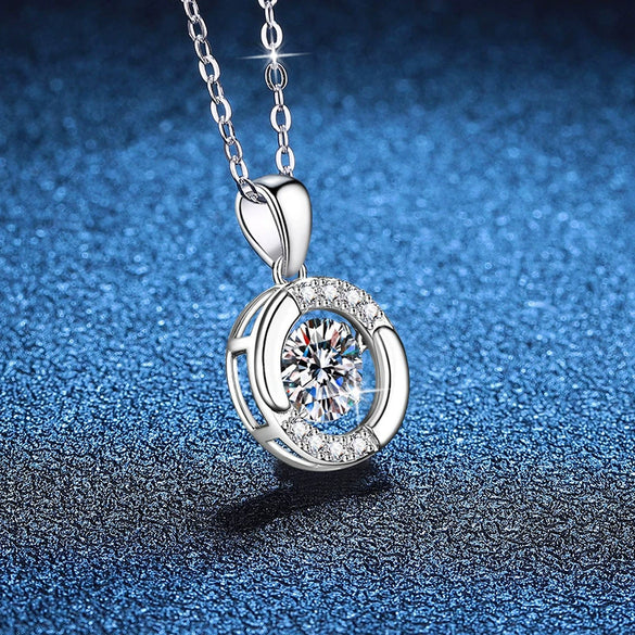 Wholesale Women's S925 Sterling Silver Moissanite Heart Pendant Necklace With Geometric Design And Diamond Treatment