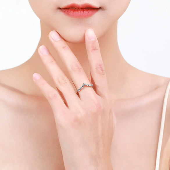 Wholesale Women's S925 Sterling Silver Niche Style Arrow Rhinestone Vshaped Ring With Letters Numbers Text Design