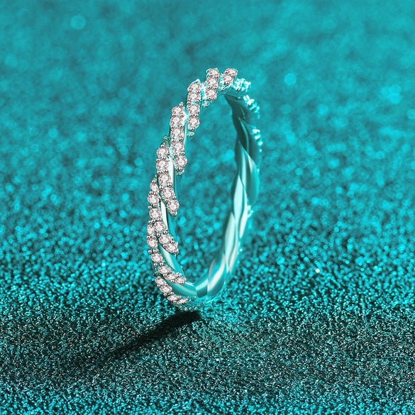 Wholesale Women's S925 Sterling Silver Ring With Moissanite Diamondencrusted Small Twist Design Electroplated With Doll Animal Zodiac Letters Numbers Text Pattern Minimalist Style