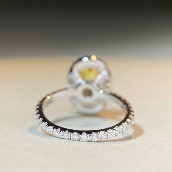 Wholesale Women's S925 Sterling Silver Ring With Pigeon Egg Yellow Diamond Zircon And Geometric Design Electroplated