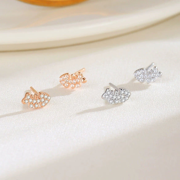 Wholesale Women's S925 Sterling Silver Small Fish Bone Earrings With Electroplating Design
