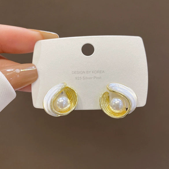 Wholesale Women's 925 Silver Needle Retro Cat's Eye Geometric Earrings With Electroplating Treatment