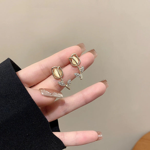 Wholesale Women's 925 Silver Needle Retro Cat's Eye Geometric Earrings With Electroplating Treatment