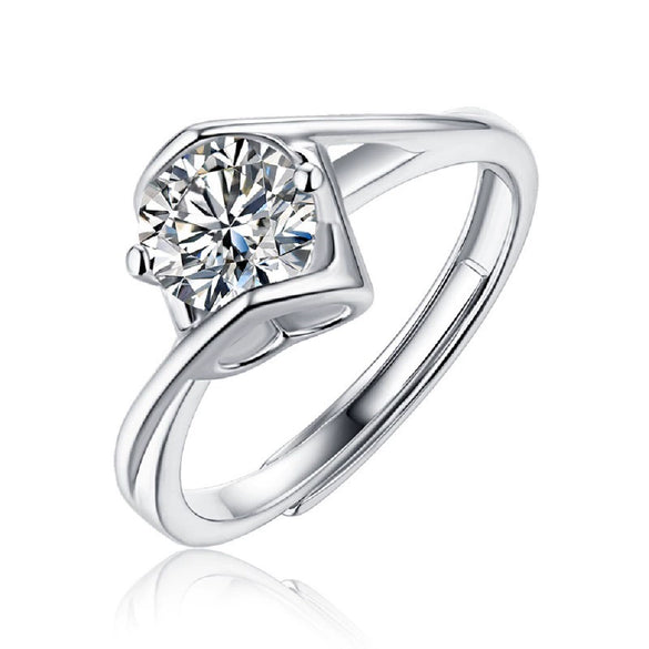Wholesale Women's 925 Silver Simple Round Moissanite Ring With Sixclaw Inlay And Geometric Pattern And Goldenplated Finish