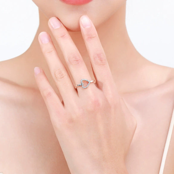 Wholesale Women's 925 Silver Vintage Heartshaped Ring With Diamond