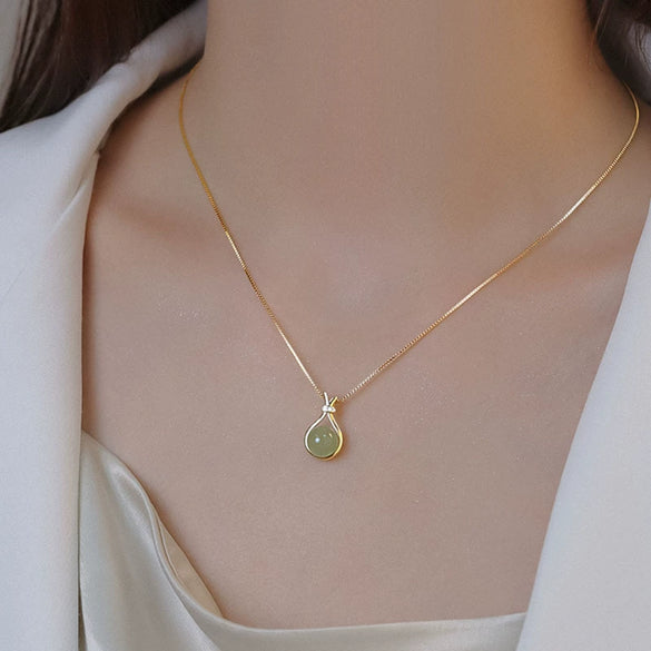 Wholesale Women's Simple Elegant Titanium Steel Necklace With Geometric Pattern And Gold Inlaid Design