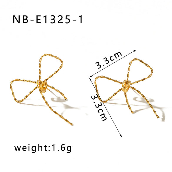 Wholesale Women's Simple Fashion Bow Geometric 18K Gold Plated Titanium Steel Necklace