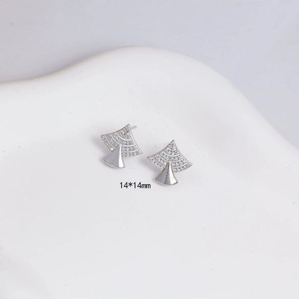 Wholesale Women's Simple Fashion Flower Shape Copper Diamondencrusted Electroplated Earrings