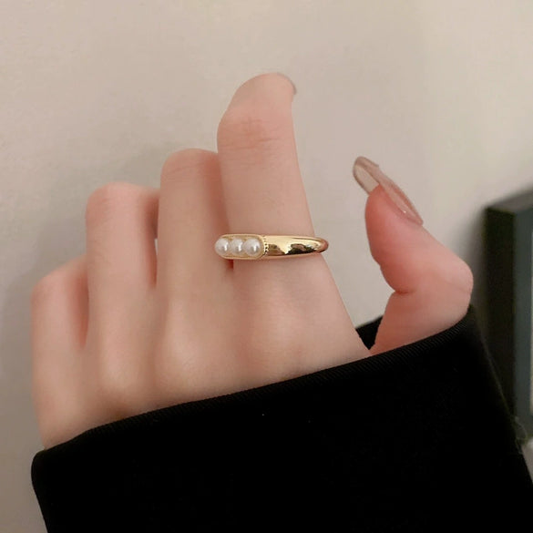 Wholesale Women's Simple Geometric Inlaid Zircon Copper Ring