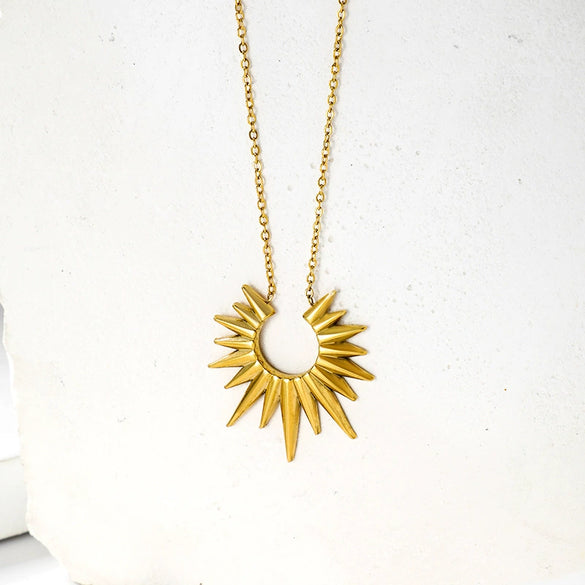 Wholesale Women's Simple Geometric 18K Gold Electroplated Stainless Steel Sun Necklace With Ochain