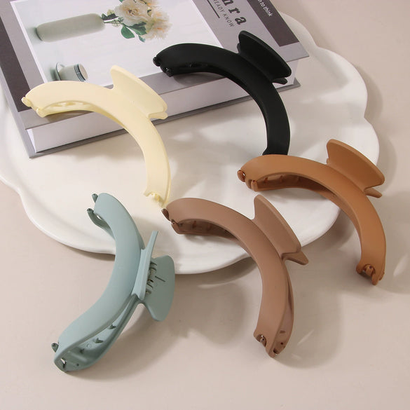 Wholesale Women's Simple Geometric Plastic And Resin Shark Clip Hair Accessories With Baking Paint Design