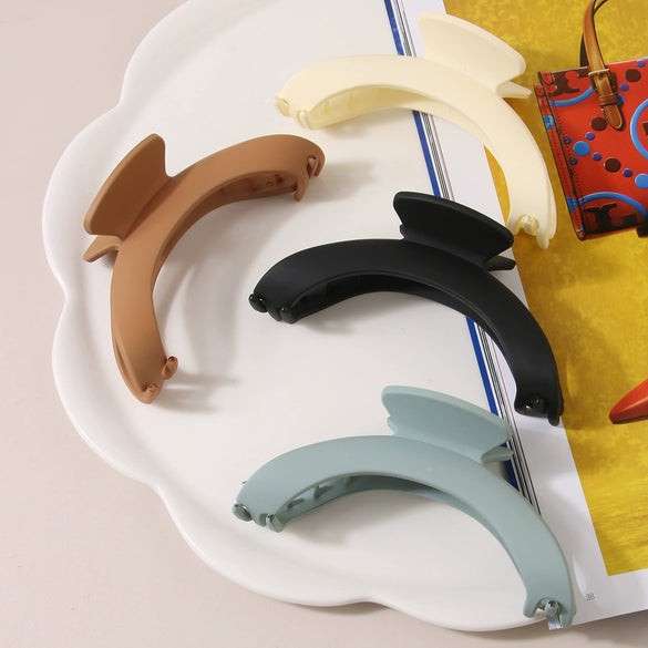 Wholesale Women's Simple Geometric Plastic And Resin Shark Clip Hair Accessories With Baking Paint Design