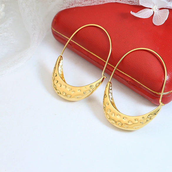 Wholesale Women's Simple Geometric Shipshaped Embossed 316L Stainless Steel 18K Gold Plated Earrings
