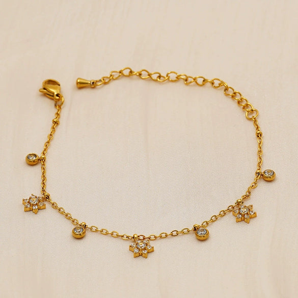 Wholesale Women's Simple Geometric Stainless Steel Electroplated And Colored Sixpointed Star Bracelet