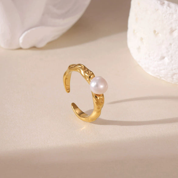Wholesale Women's Simple Geometric Titanium Steel Electroplated Pearl Open Ring
