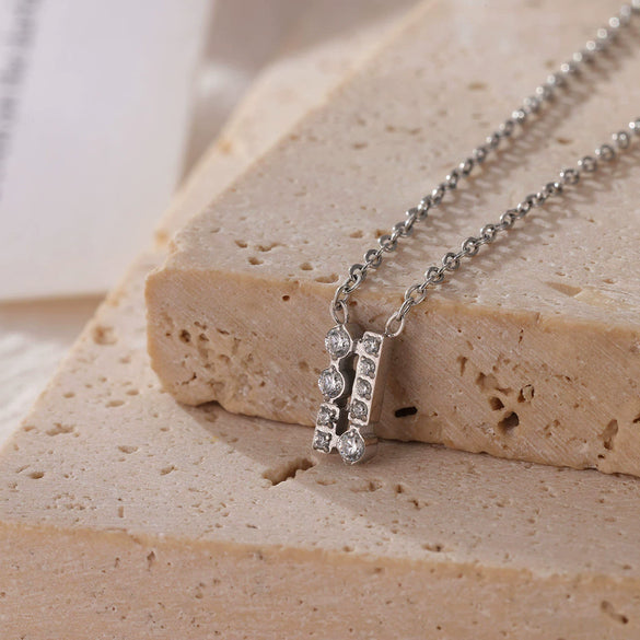 Wholesale Women's Simple Geometric Titanium Steel Square Pendant Necklace With 16K Gold Electroplated And Zircon Inlaid O Word Chain