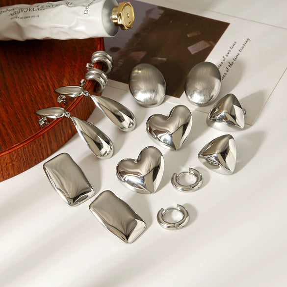 Wholesale Women's Simple Glossy Heartshaped Geometric Stainless Steel Polished Earrings