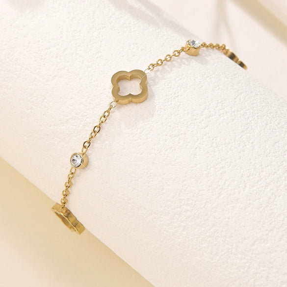 Wholesale Women's Simple Goldplated Stainless Steel Flower Fourleaf Clover Zircon Bracelet
