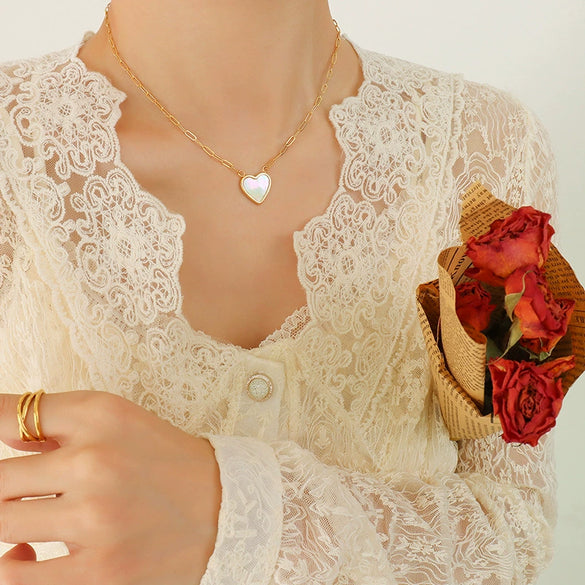 Wholesale Women's Simple Heart White Seashell Pendant Titanium Steel 18K Gold Plated Cross Chain Necklace