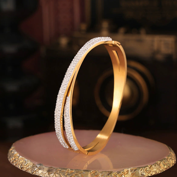 Wholesale Women's Simple Light Luxury Titanium Steel Double Row Star Drill Staggered Bracelet Gold Plated