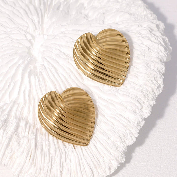 Wholesale Women's Simple Loveshaped Electroplated Stainless Steel Earrings
