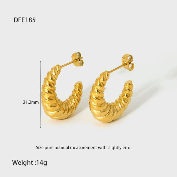 Wholesale Women's Simple Modern Geometric Heart Stainless Steel 18K Gold Plated Earrings Jewelry Accessories