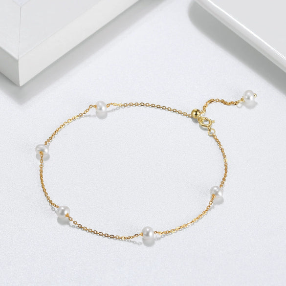 Wholesale Women's Simple Natural Cloud Holding S925 Sterling Silver Bracelet With Freshwater Pearl And Electroplating
