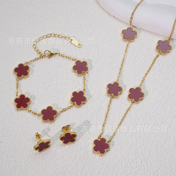 Wholesale Women's Simple Plants And Flowers Style Fiveflower Threepiece Set Necklace Earrings Bracelets 18K Titanium Steel Electroplated O Word Chain