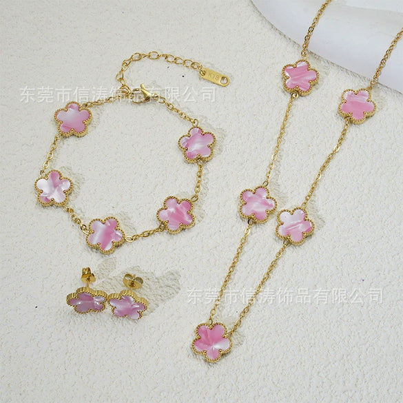 Wholesale Women's Simple Plants And Flowers Style Fiveflower Threepiece Set Necklace Earrings Bracelets 18K Titanium Steel Electroplated O Word Chain