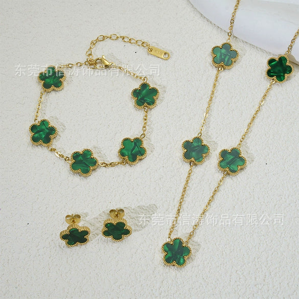 Wholesale Women's Simple Plants And Flowers Style Fiveflower Threepiece Set Necklace Earrings Bracelets 18K Titanium Steel Electroplated O Word Chain
