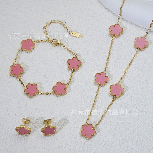 Wholesale Women's Simple Plants And Flowers Style Fiveflower Threepiece Set Necklace Earrings Bracelets 18K Titanium Steel Electroplated O Word Chain