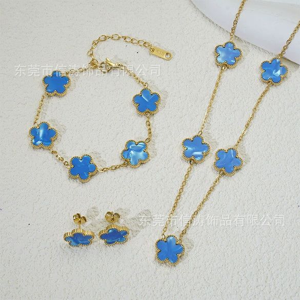 Wholesale Women's Simple Plants And Flowers Style Fiveflower Threepiece Set Necklace Earrings Bracelets 18K Titanium Steel Electroplated O Word Chain
