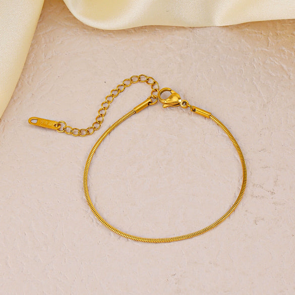 Wholesale Women's Simple Titanium Steel Bracelet With Geometric Pattern And 18K Goldplated Electroplating