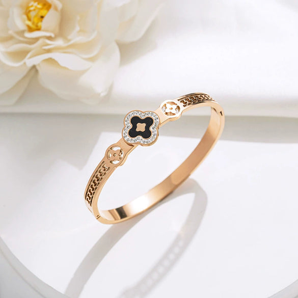 Wholesale Women's Simple Titanium Steel Shell Acrylic Bracelet With Fourleaf Clover Pattern Inlaid With 18K Rose Gold