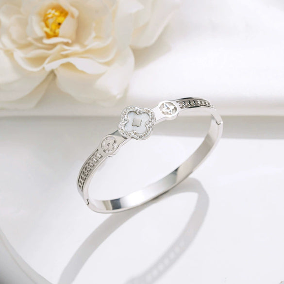 Wholesale Women's Simple Titanium Steel Shell Acrylic Bracelet With Fourleaf Clover Pattern Inlaid With 18K Rose Gold