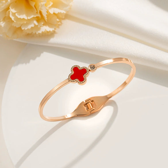 Wholesale Women's Simple Titanium Steel Shell Acrylic Bracelet With Fourleaf Clover Pattern Inlaid With 18K Rose Gold