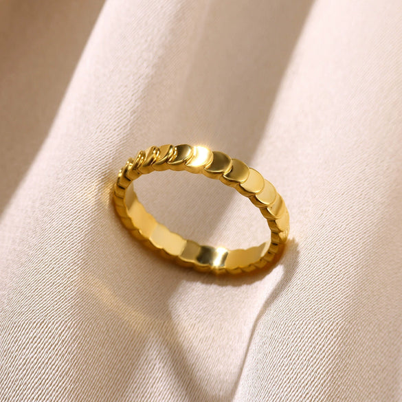 Wholesale Women's Sparkling Electroplated Stainless Steel Fish Scale Small Round Couple Ring