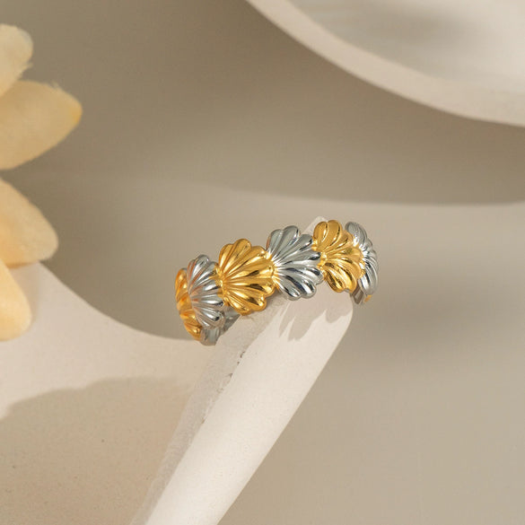 Wholesale Women's Splicing Gold And Silver Color Matching Geometric Stainless Steel Rings With Electroplating Design